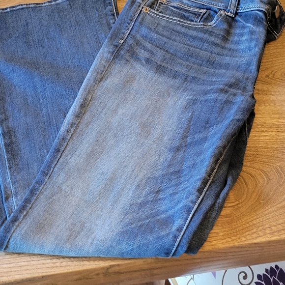 Jeans - Picture 1 of 4